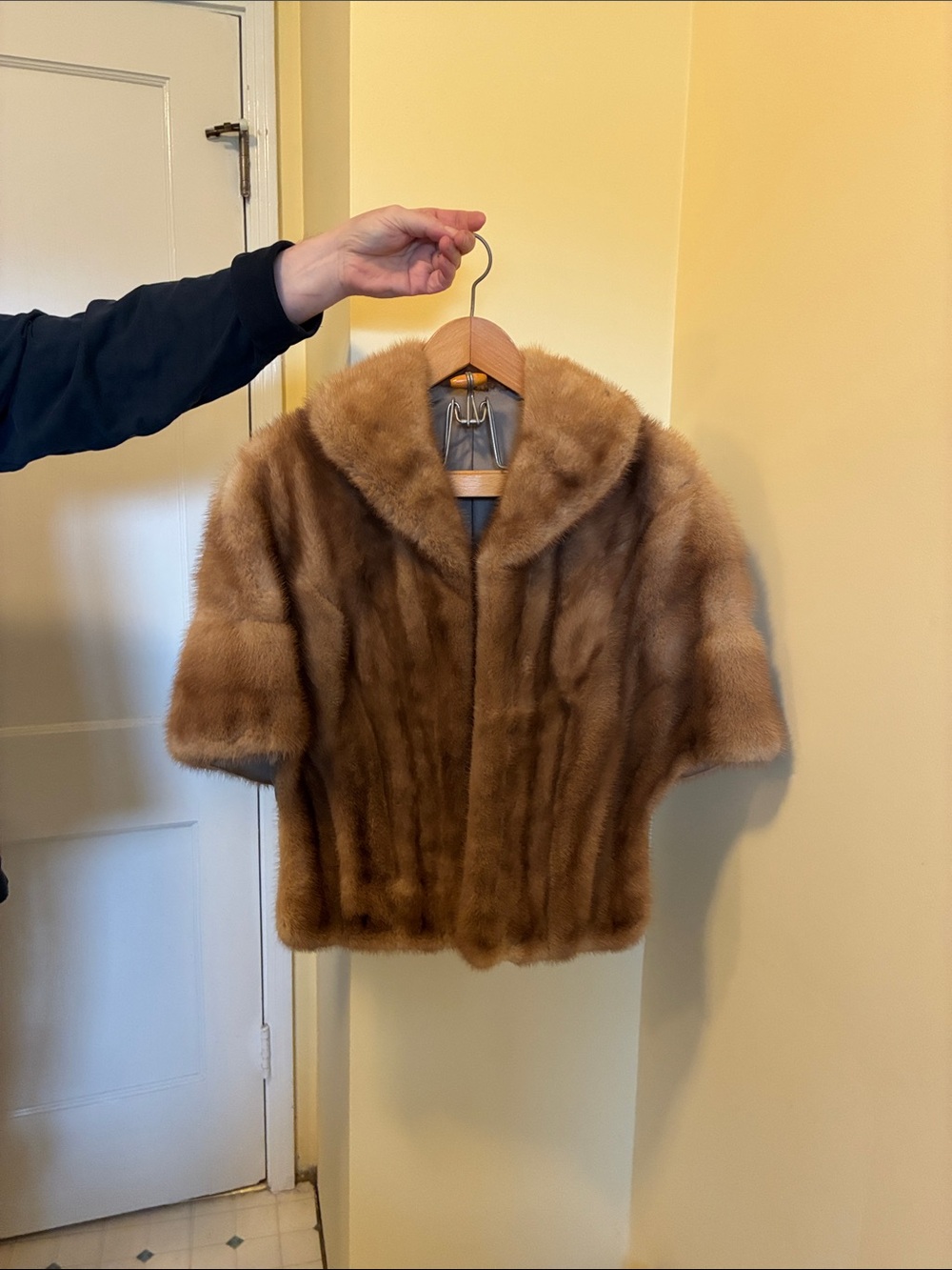 Vintage Golden Brown Short Fur Capelet Jacket